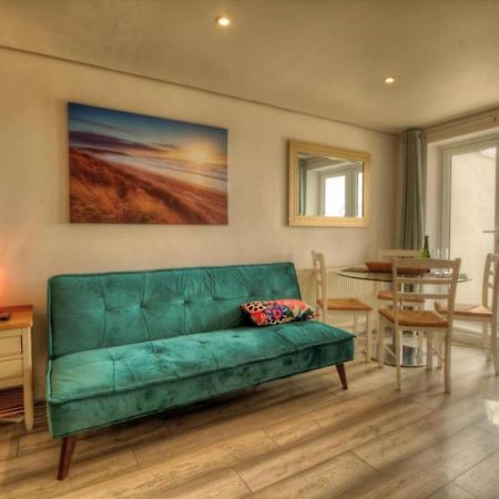 Air Maison - Solent View Beachfront Apartment South Hayling Bagian luar foto